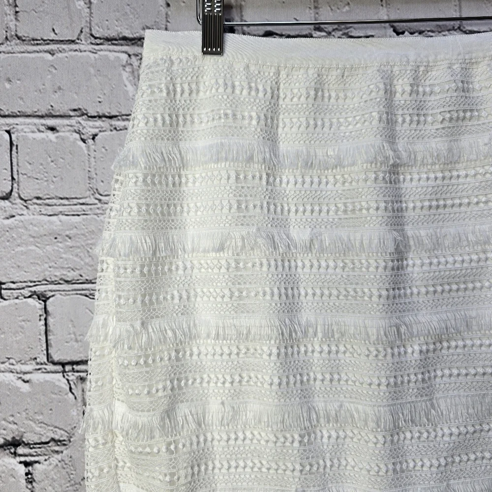 White‎ House Black Market WHBM White Fringe Crochet Accent Pencil Skirt Size 12 - Picture 4 of 12